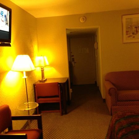 Americas Best Value Inn Macomb מראה חיצוני תמונה