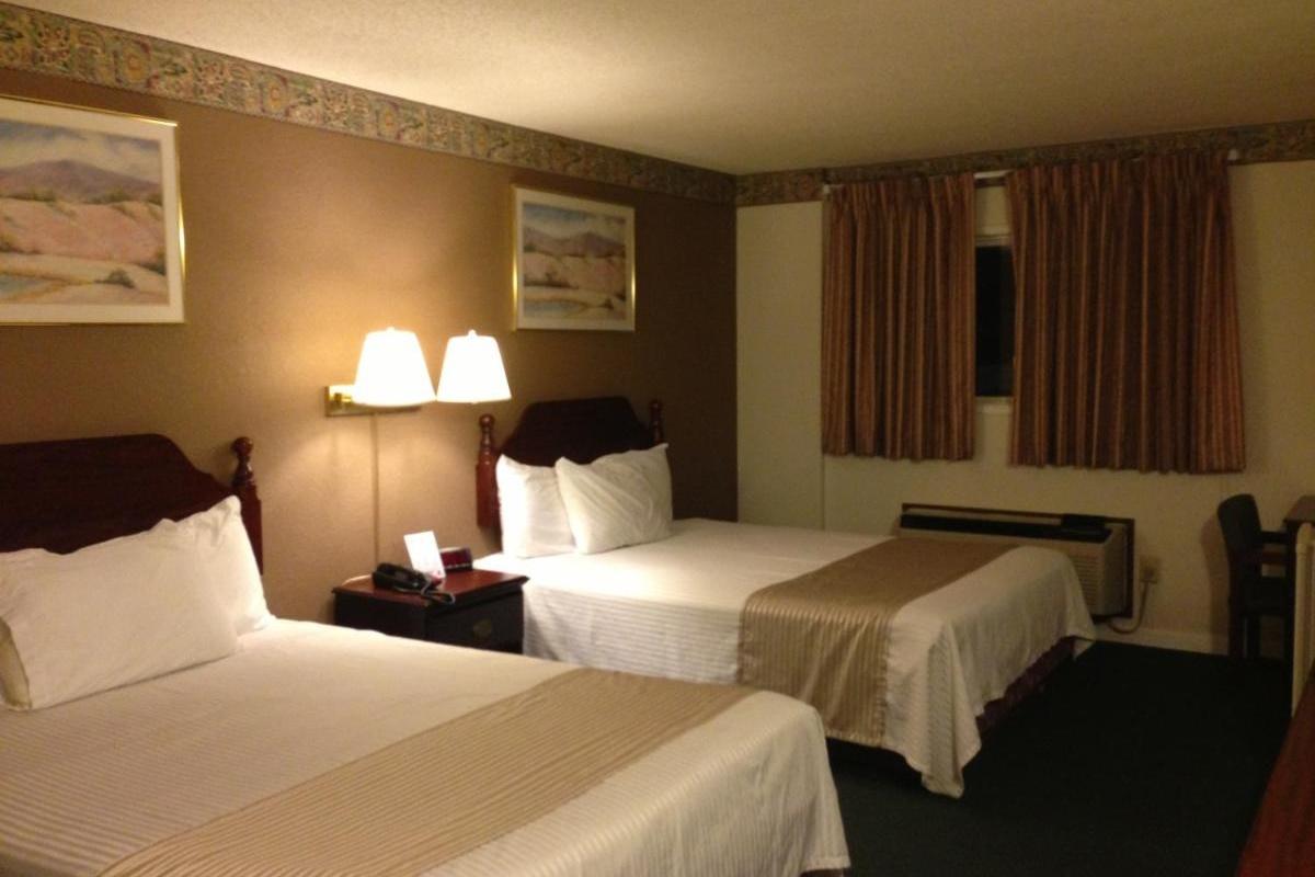 Americas Best Value Inn Macomb מראה חיצוני תמונה
