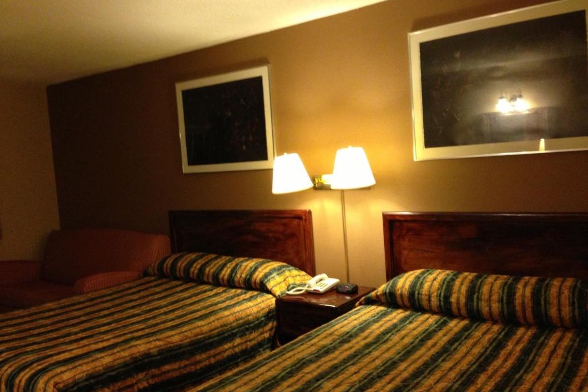 Americas Best Value Inn Macomb מראה חיצוני תמונה