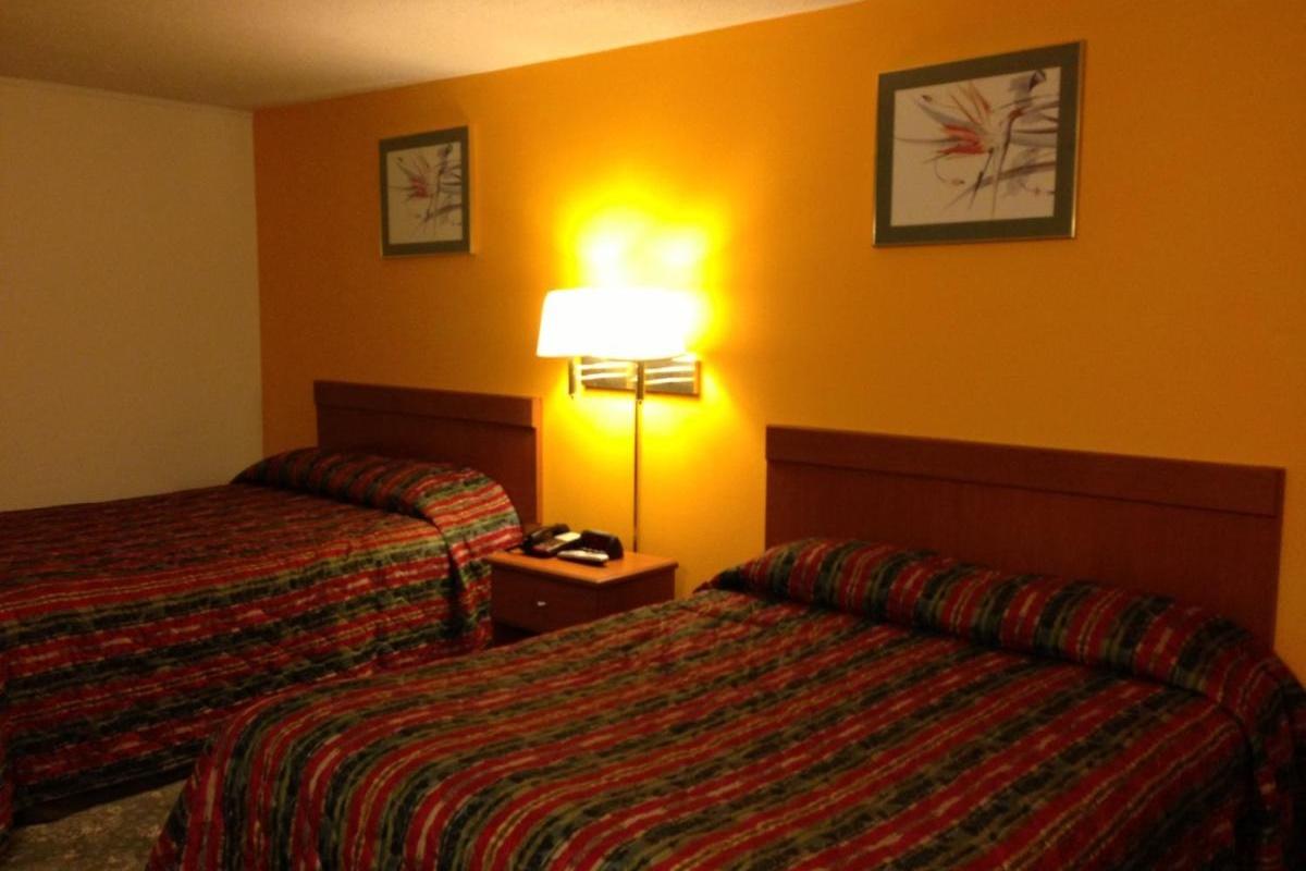 Americas Best Value Inn Macomb מראה חיצוני תמונה