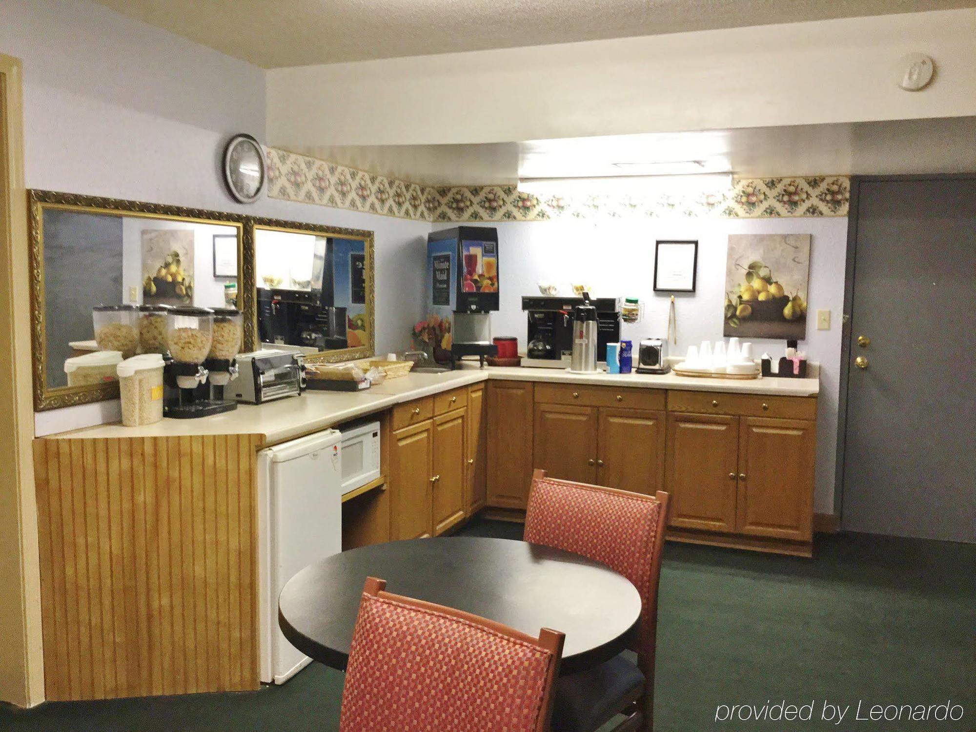 Americas Best Value Inn Macomb מראה חיצוני תמונה