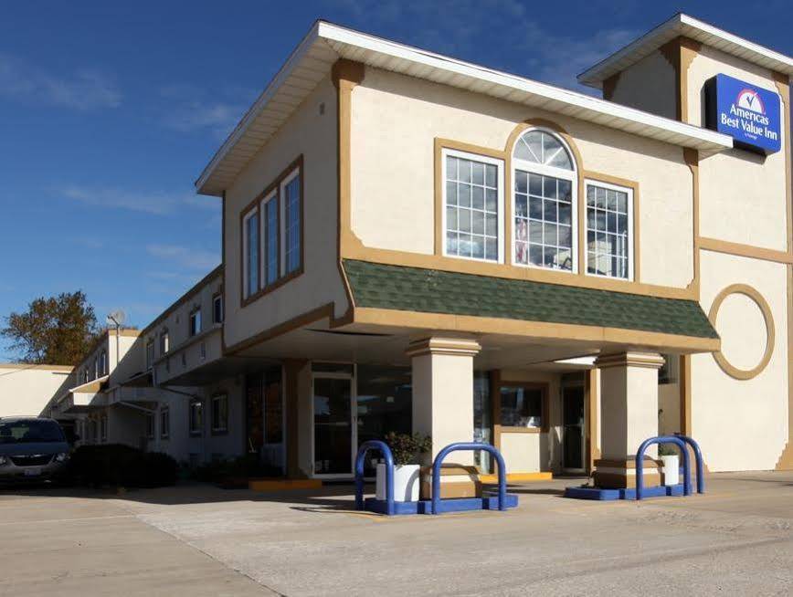 Americas Best Value Inn Macomb מראה חיצוני תמונה