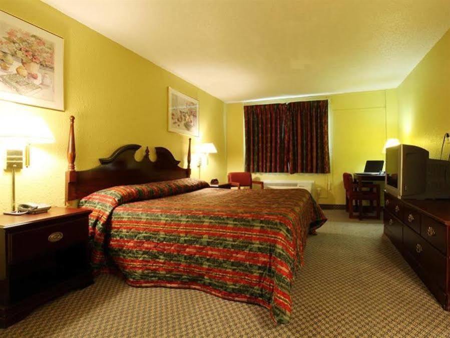 Americas Best Value Inn Macomb מראה חיצוני תמונה